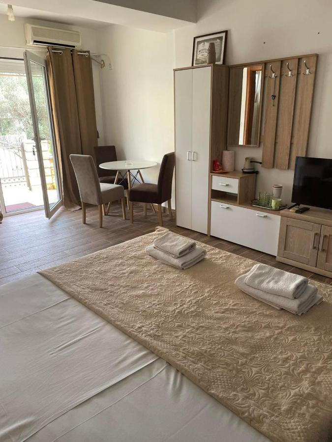 Apartmani Marina Kopitovic Petrovac Eksteriør billede