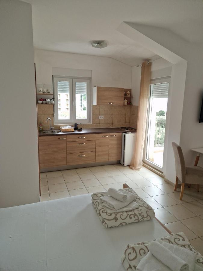 Apartmani Marina Kopitovic Petrovac Eksteriør billede