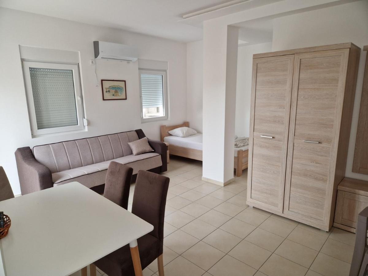 Apartmani Marina Kopitovic Petrovac Eksteriør billede