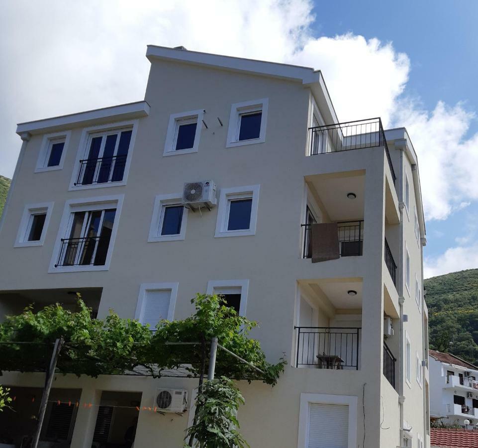Apartmani Marina Kopitovic Petrovac Eksteriør billede