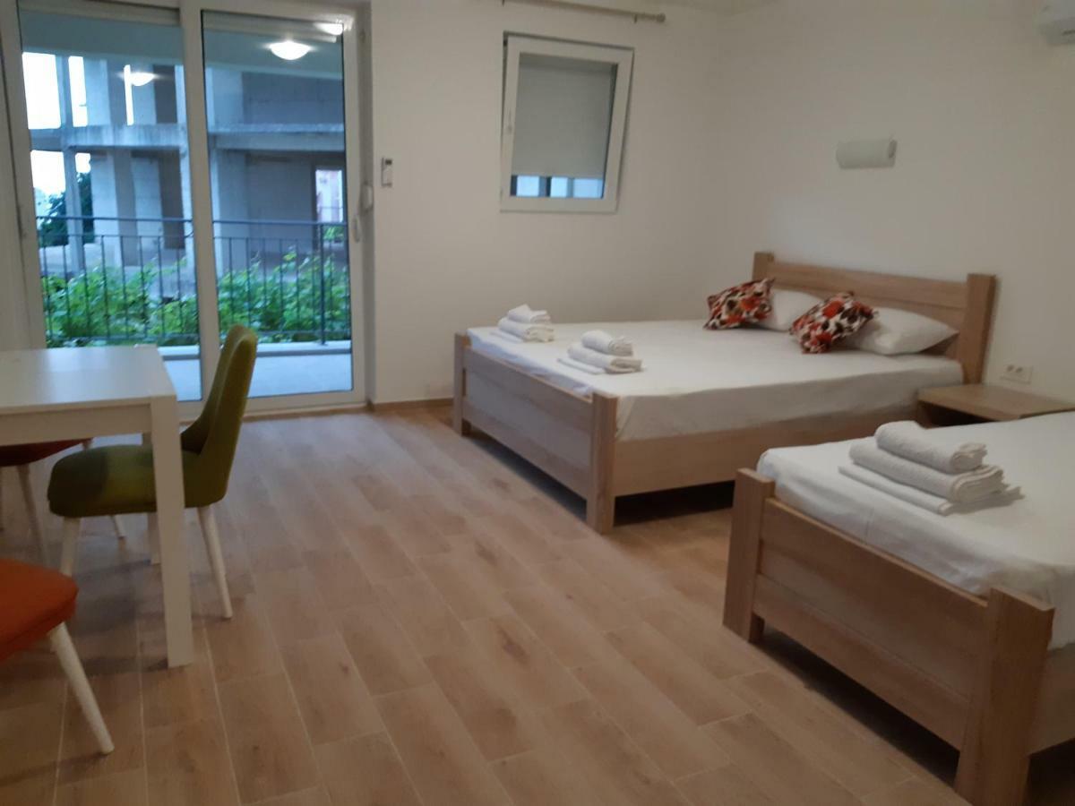 Apartmani Marina Kopitovic Petrovac Eksteriør billede