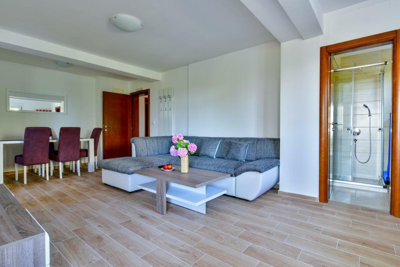 Apartmani Marina Kopitovic Petrovac Eksteriør billede