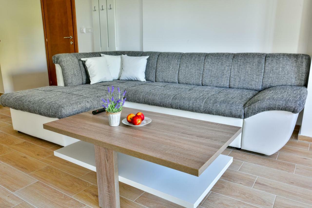 Apartmani Marina Kopitovic Petrovac Eksteriør billede