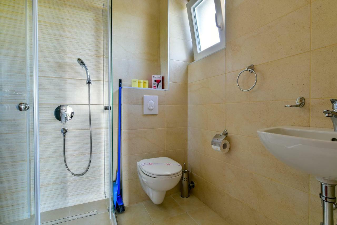 Apartmani Marina Kopitovic Petrovac Eksteriør billede