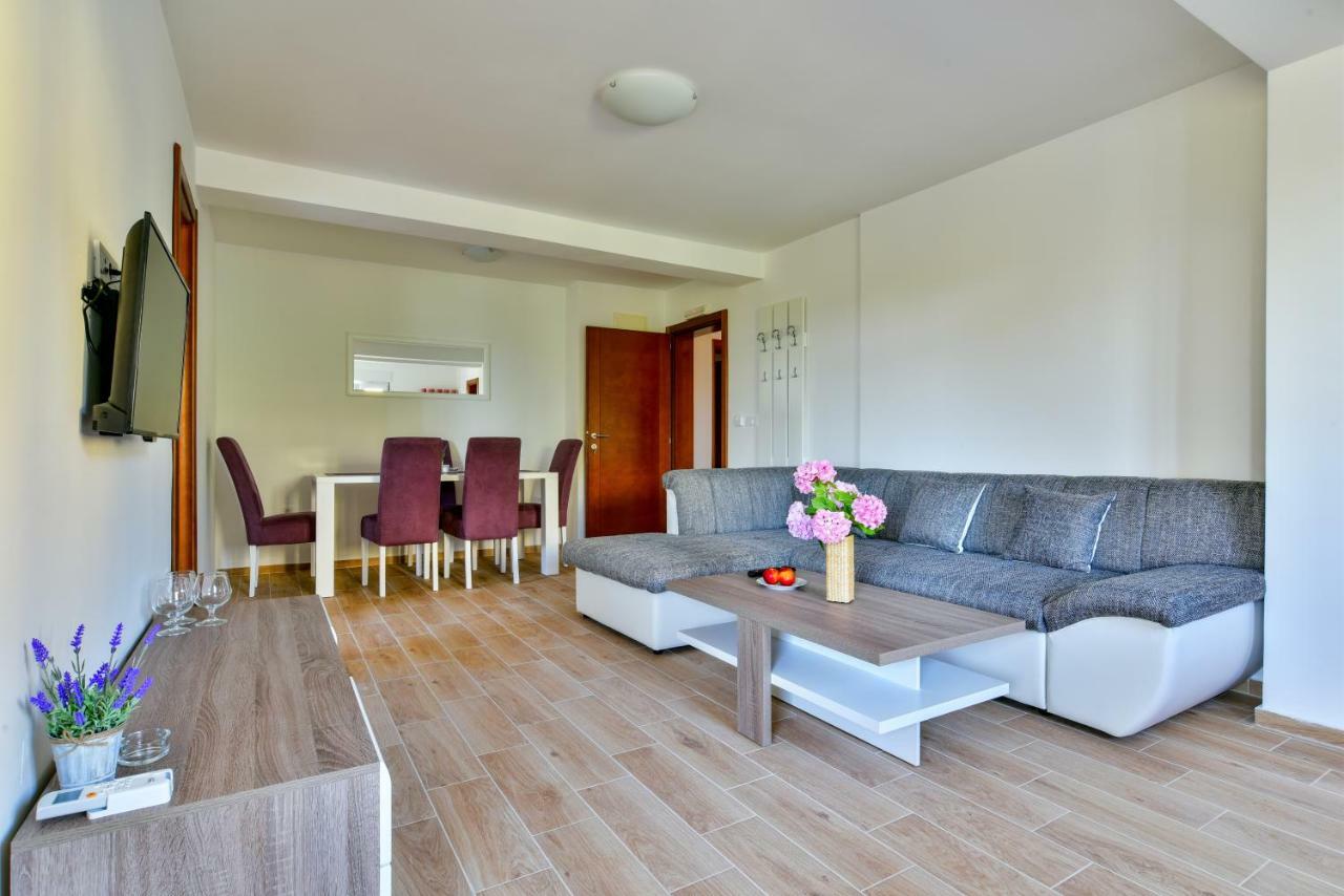 Apartmani Marina Kopitovic Petrovac Eksteriør billede