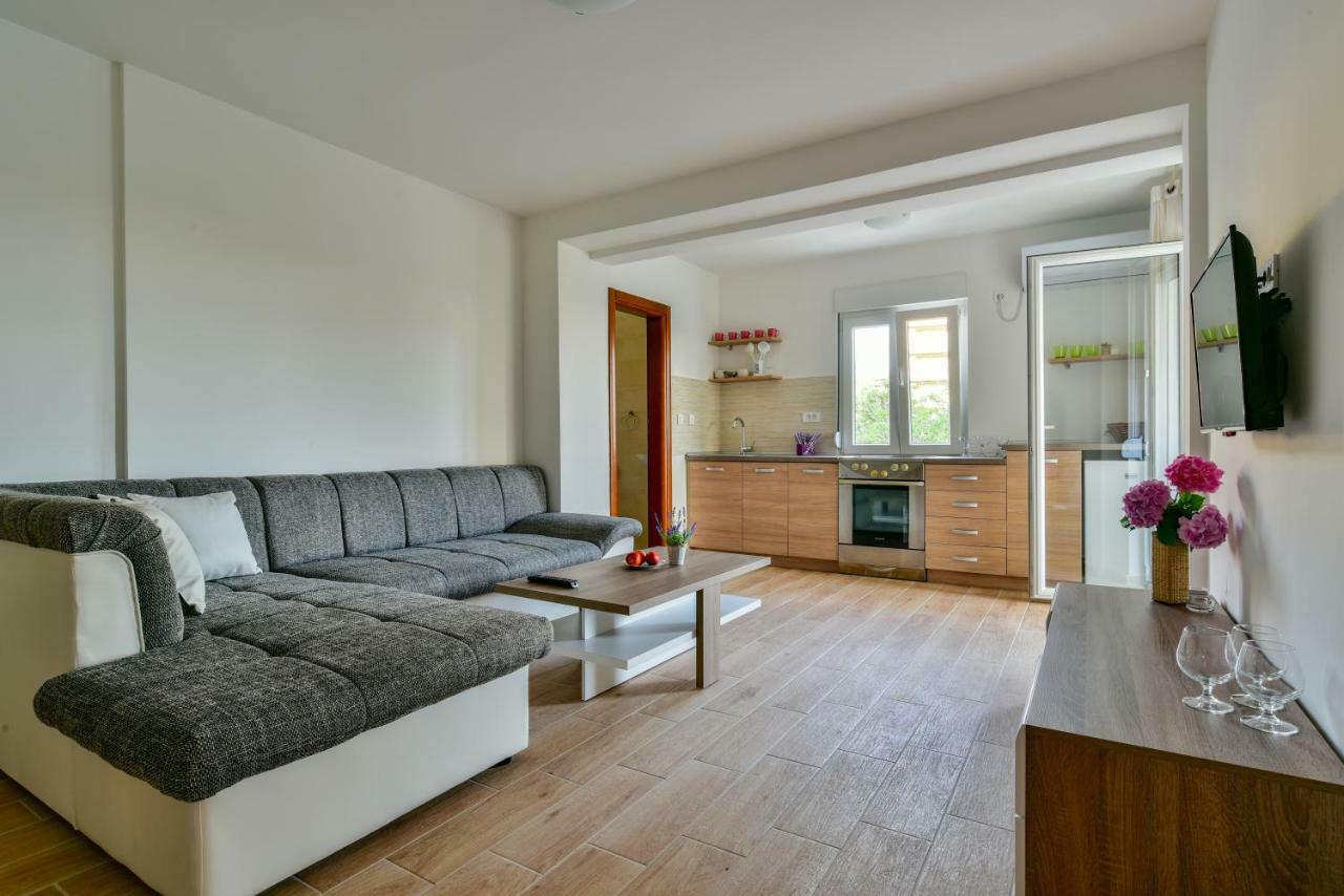 Apartmani Marina Kopitovic Petrovac Eksteriør billede