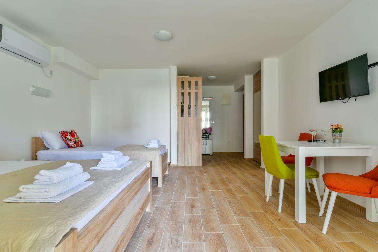 Apartmani Marina Kopitovic Petrovac Eksteriør billede