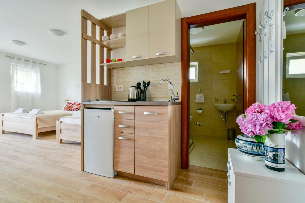 Apartmani Marina Kopitovic Petrovac Eksteriør billede
