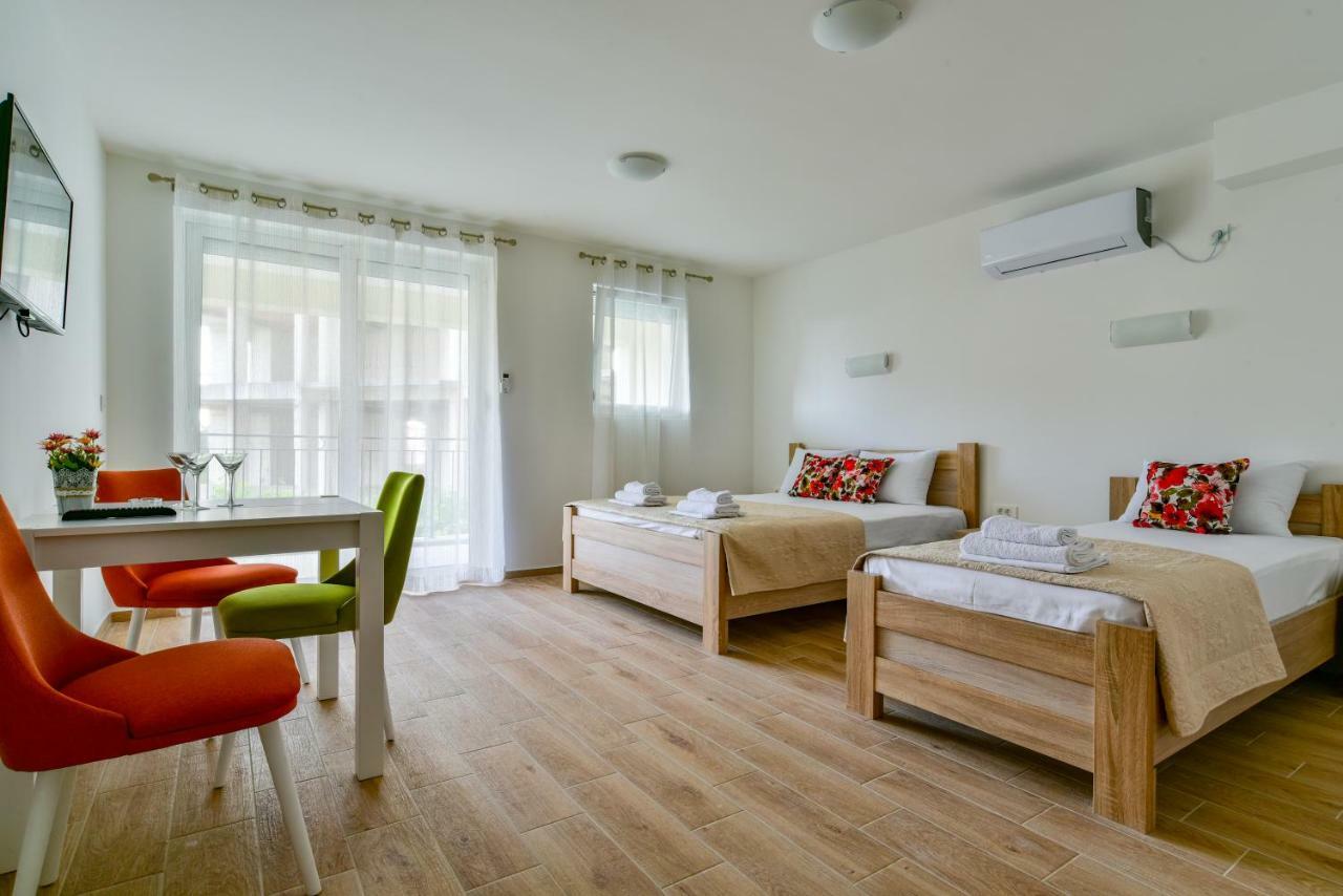 Apartmani Marina Kopitovic Petrovac Eksteriør billede