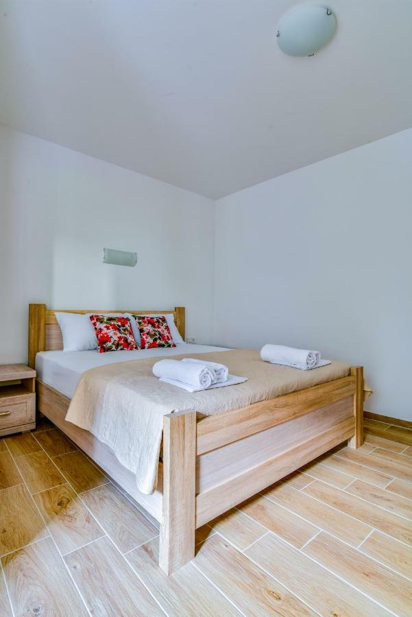 Apartmani Marina Kopitovic Petrovac Eksteriør billede