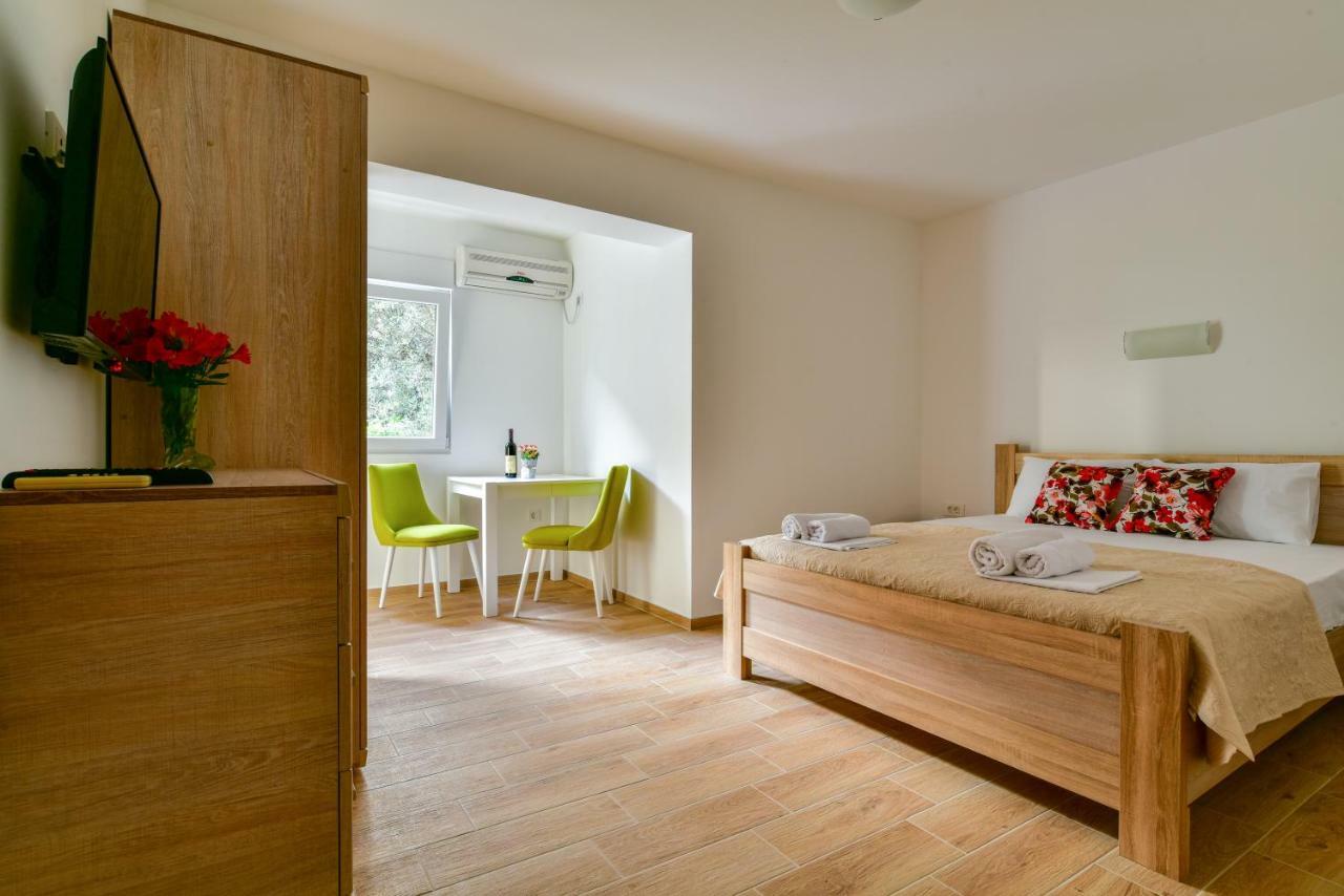 Apartmani Marina Kopitovic Petrovac Eksteriør billede