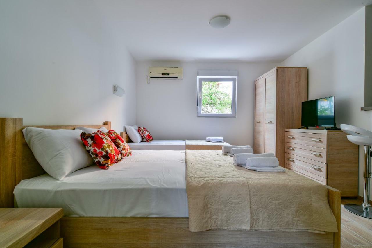 Apartmani Marina Kopitovic Petrovac Eksteriør billede