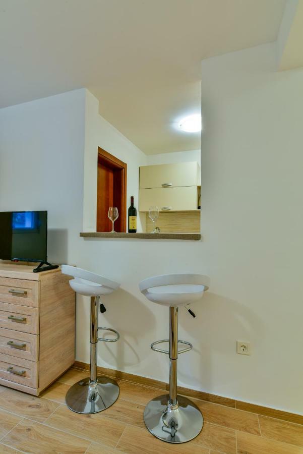 Apartmani Marina Kopitovic Petrovac Eksteriør billede